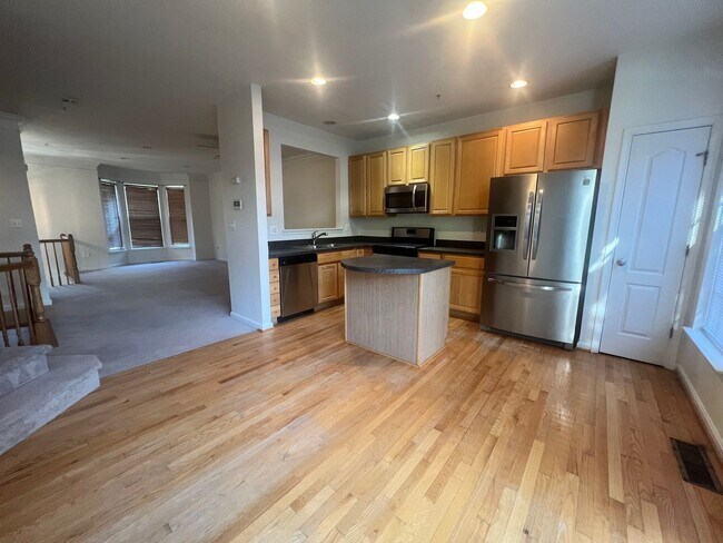 Building Photo - Updated 3 Bedroom Townhome in Upper Marlboro!