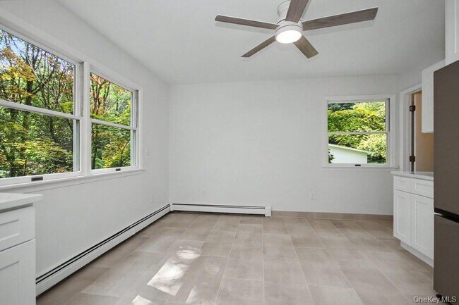 Foto del edificio - 44 Schriever Ln