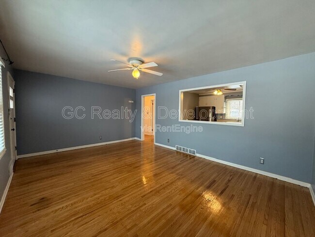 Foto del edificio - 838 Whitlock Ave