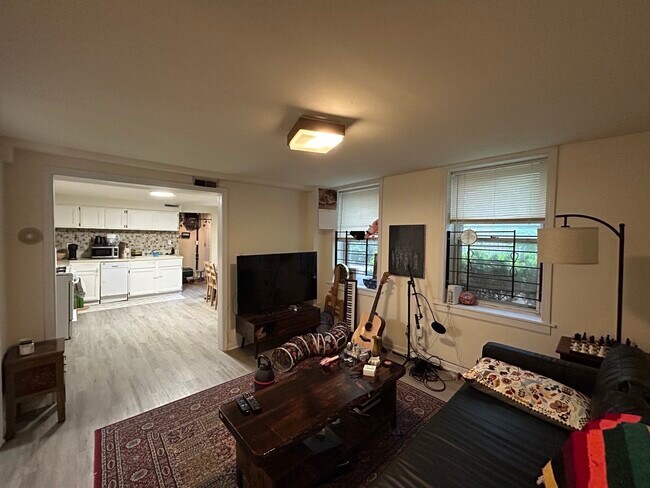 Foto del edificio - 3144 N Southport Ave