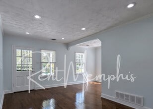 Building Photo - 625 E Pkwy S