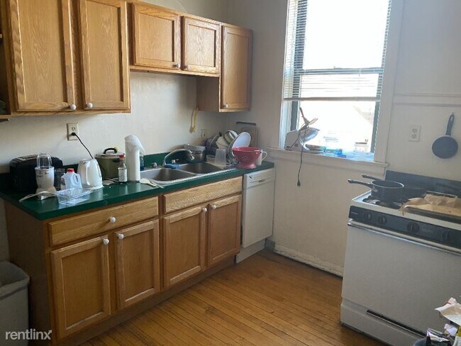 Foto del edificio - 1326 E 58th St