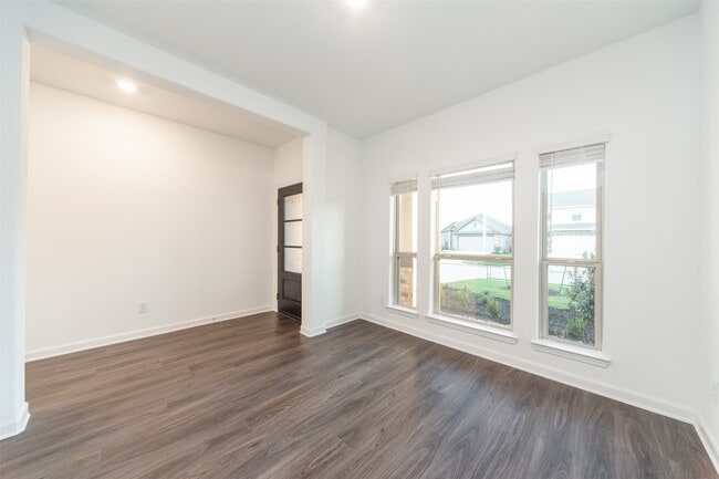 Building Photo - 3318 Paddock Landing St