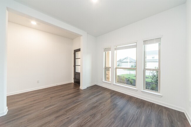 Foto del edificio - 3318 Paddock Landing St