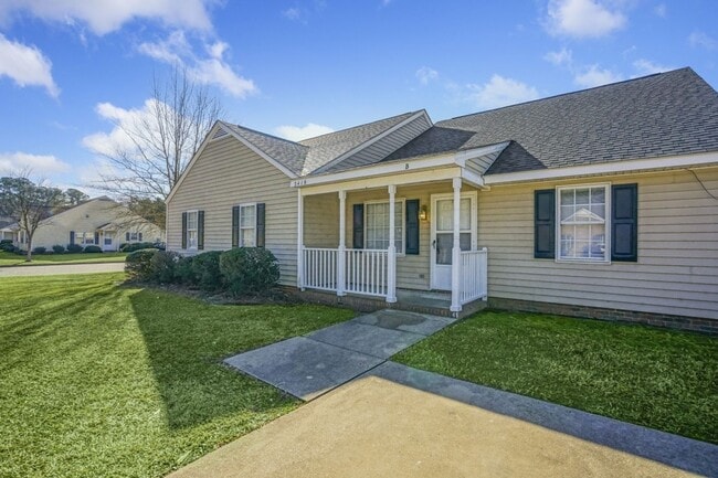 Foto del edificio - 3418 Pear Tree Court Unit B