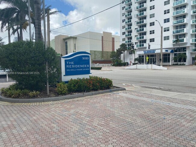 Foto del edificio - 3001 S Ocean Dr