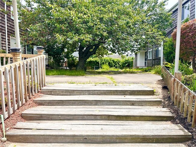 Building Photo - 610 Seaview Ave