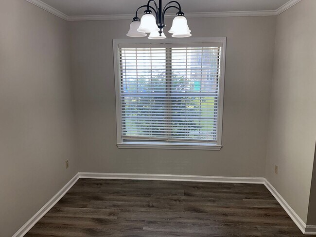 Foto del edificio - Beautiful Bevington Pines Three Bedroom Du...