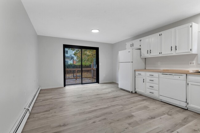 Building Photo - 105 Roosevelt St