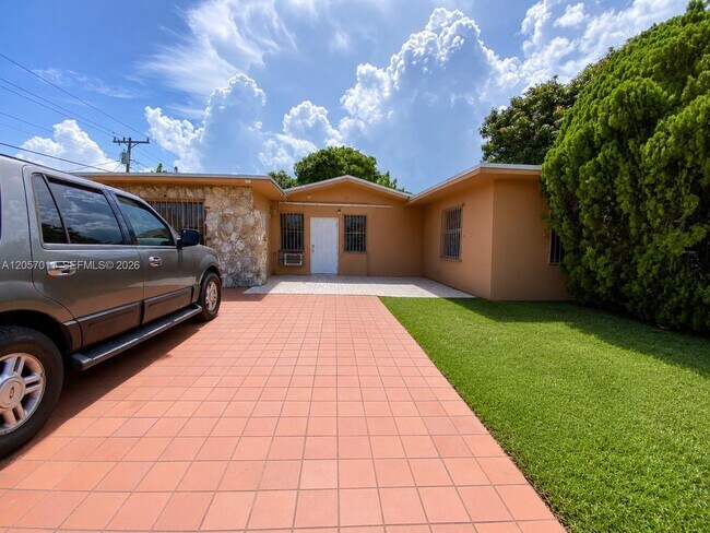 Foto del edificio - 10200 SW 171st St