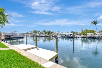 Building Photo - 644 Shore Dr