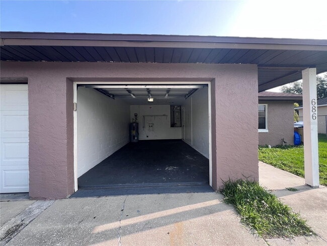 Building Photo - 686 Royalty Ct
