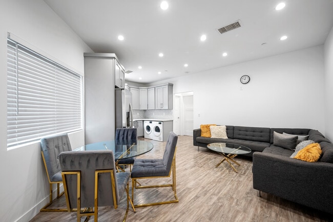 Foto del edificio - 13313 Wixom St