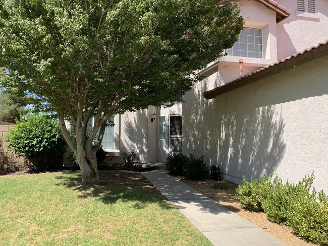 Building Photo - 3115 Crowne Dr
