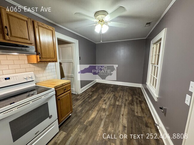 Foto del edificio - 4065 East Ave
