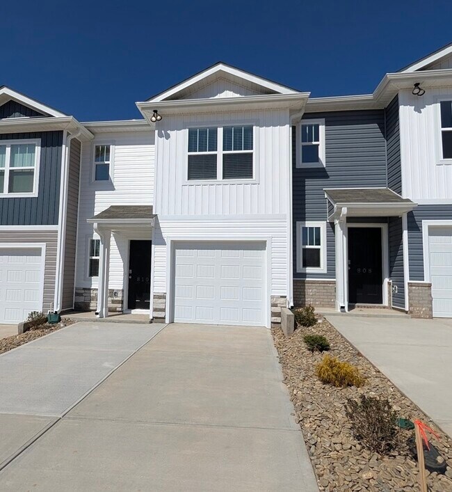 Foto del edificio - 810 Embark Cir