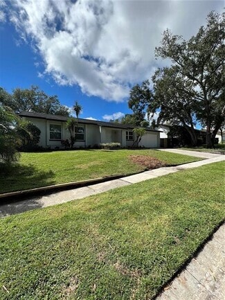 Building Photo - 606 San Sebastian Prado