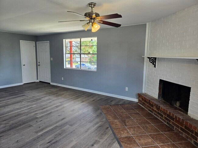 Foto del edificio - 2675 Teakwood Dr