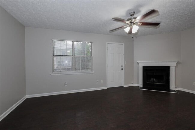 Building Photo - 7215 Crestside Dr