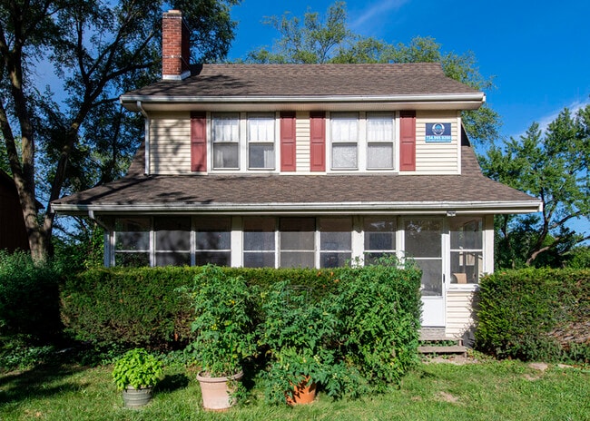 785 N. Maple-785-1 - 785 N. Maple-785-1 Apartment