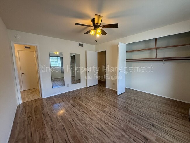 Foto del edificio - 8874 Clinton Ct