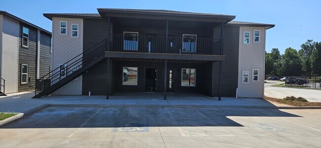 Foto del edificio - 2341 N Thompkins Ave