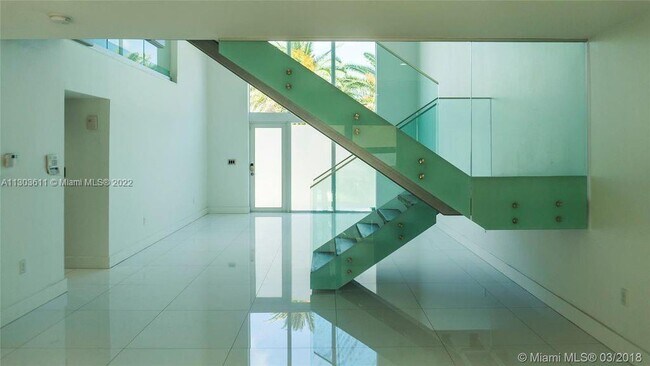 Foto del edificio - 1010 N Venetian Dr