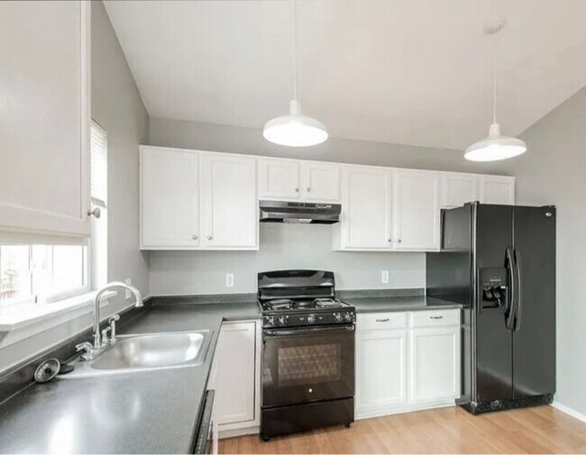 Foto del edificio - 14525 E 47th Dr