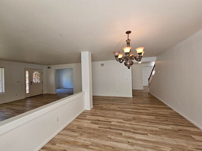 Foto del edificio - Massive and Expansive 5 Bedroom Green Vall...