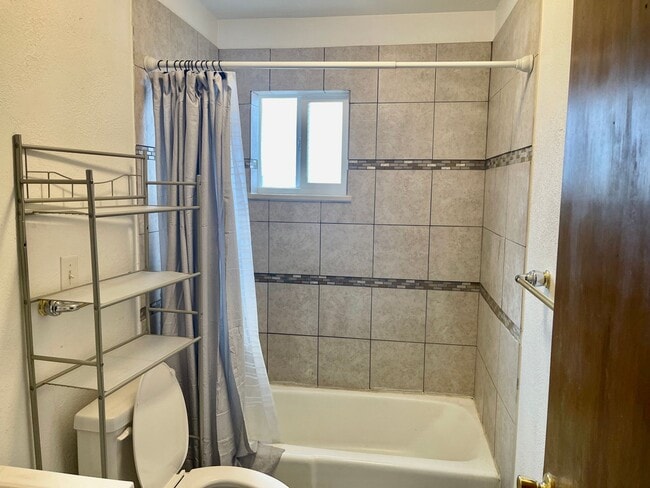 Foto del edificio - 611 35th Ave