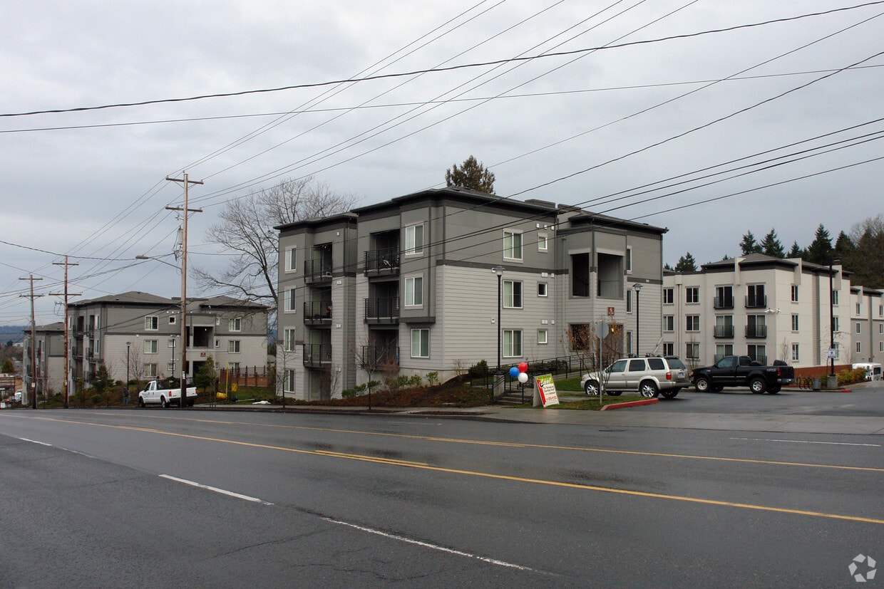 Heights at Columbia Knoll Apartments in Portland, OR