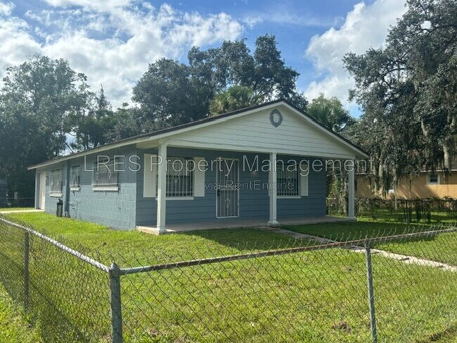 Building Photo - 1020 S Bay Ave