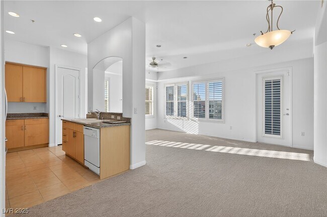 Building Photo - 38 E Serene Ave
