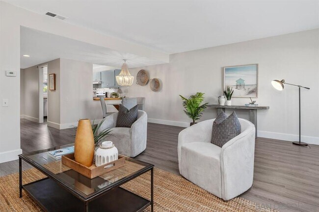 Foto del edificio - 4264 Loma Riviera Ln