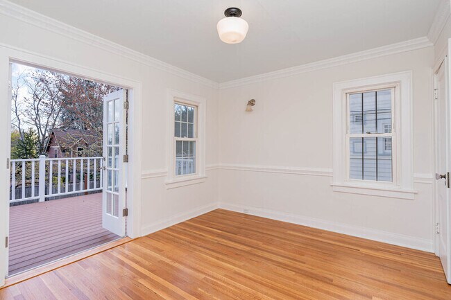 Building Photo - 4814 36th Ave NE