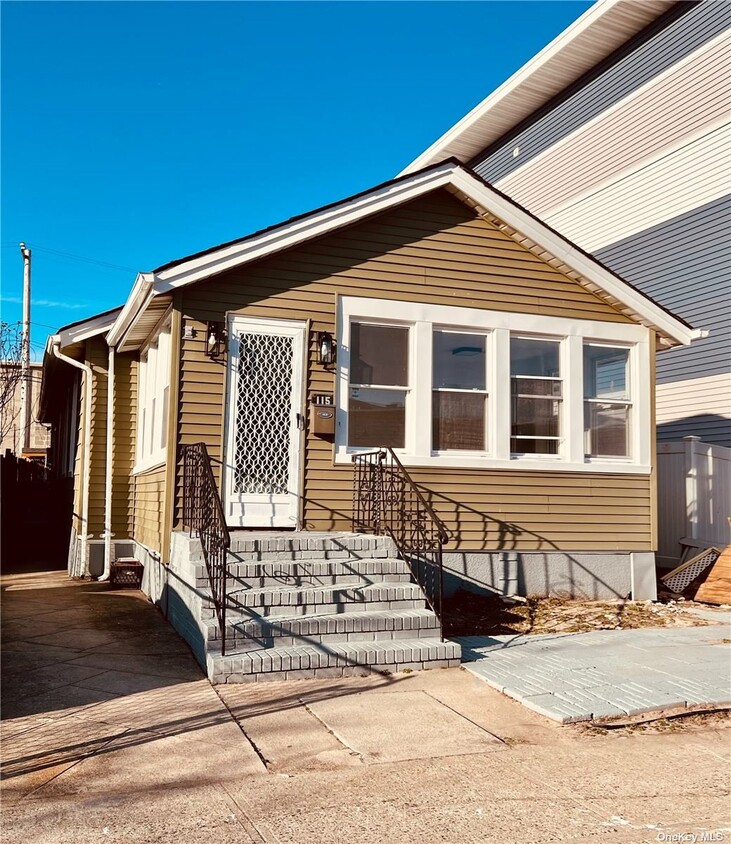 Primary Photo - 115 W Fulton St