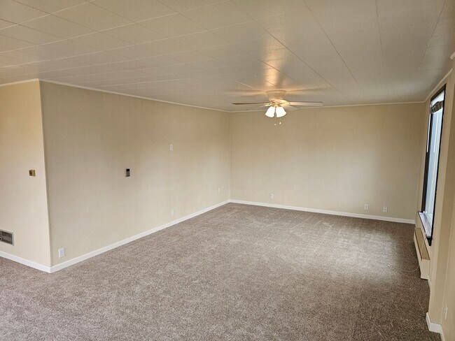 Building Photo - Charming Tacoma Craftsman for Rent!