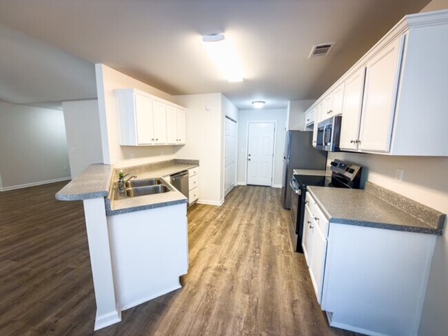 Foto del edificio - Beautiful Home with Fenced Backyard Near UGA Vet School