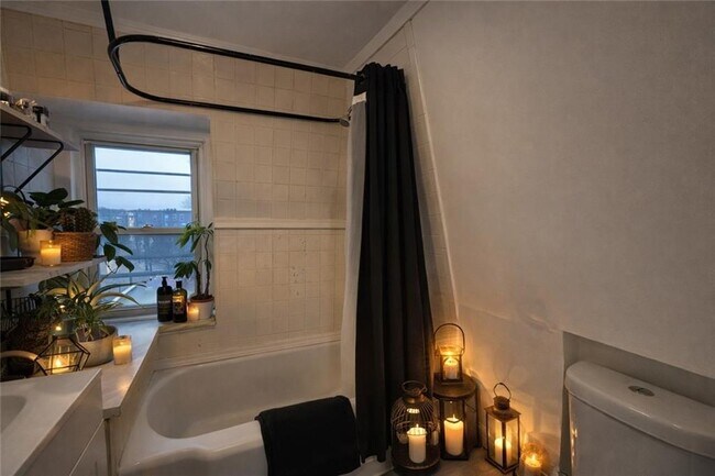 Foto del edificio - 212-212 N Main St