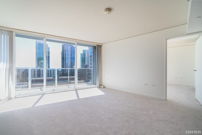 Foto del edificio - 2 BD/2 BA/2 Parking Condo in the Moana Pacific