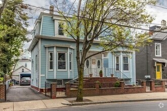 Building Photo - 309 Columbia St