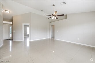 Building Photo - 404 Willowbrook Dr