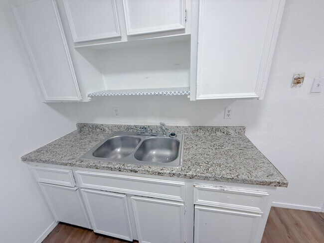 Foto del edificio - Spacious 1 Bedroom Apartment in Lubbock!