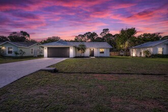 Building Photo - 2514 SE Alfonso Ave