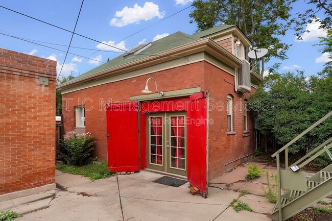 Building Photo - 1565 N Race St