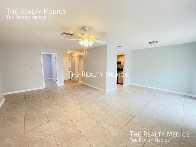 Building Photo - 11014 Knollview Way