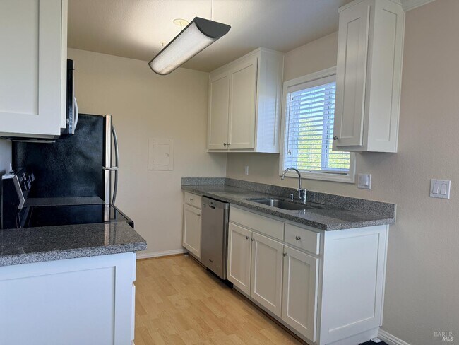 Building Photo - 310 Spyglass Pkwy