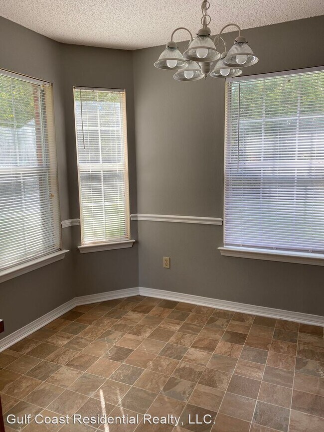 Building Photo - 3 br, 2 bath House - 1701 Springridge
