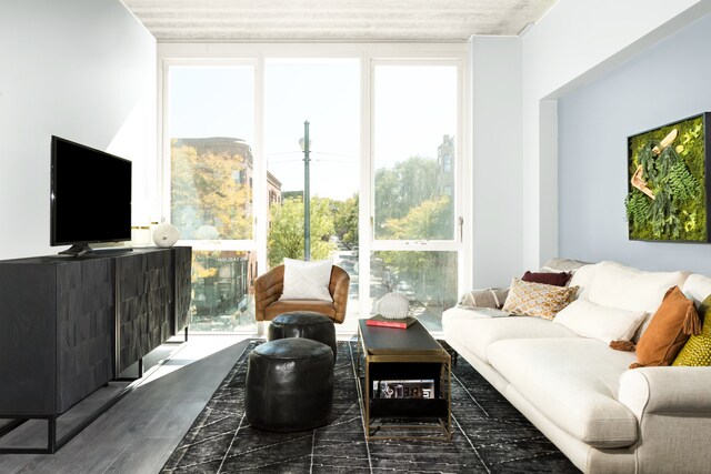 Foto del edificio - 1664 W Division St