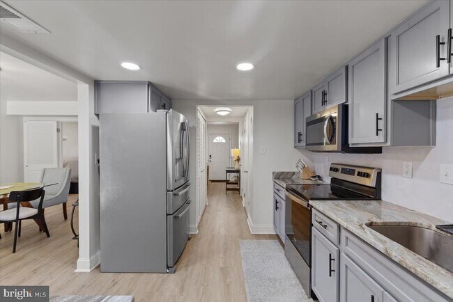 Foto del edificio - 12909 Marquette Ln